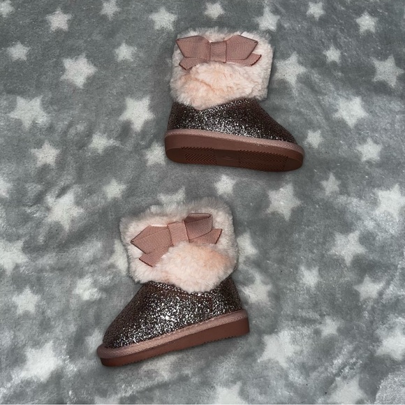 Joe Fresh Baby Boots - size 4 - Picture 2 of 6